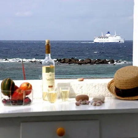 Anemoessa & Oia (Santorini)