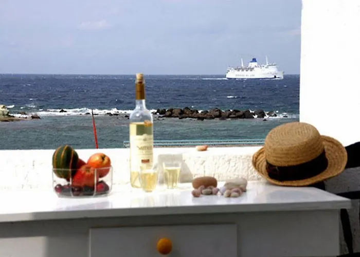 Anemoessa Rooms & Studios Milos Island